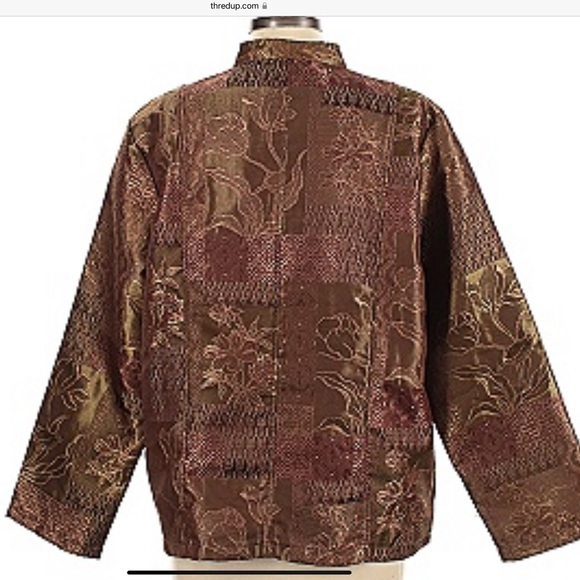 Vintage Tudor Court by by Haband it is large please look at photos for size. - Picture 3 of 11